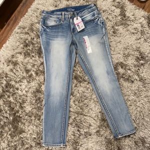 NWT Size 12 Petite Distressed Wash Skinny Jeans new with tags